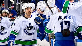 NHL: Canucks 4, Islanders 1