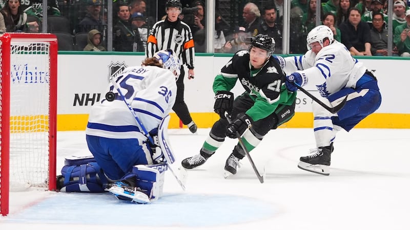 Robertson scores 23rd goal, Oettinger gets 16th win as Stars top Leafs